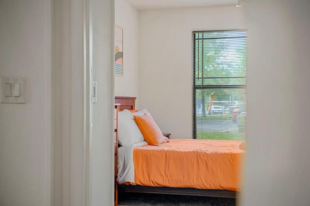 Budget Friendly Sleeps 8 Discounts Available Tampa Zewnętrze zdjęcie