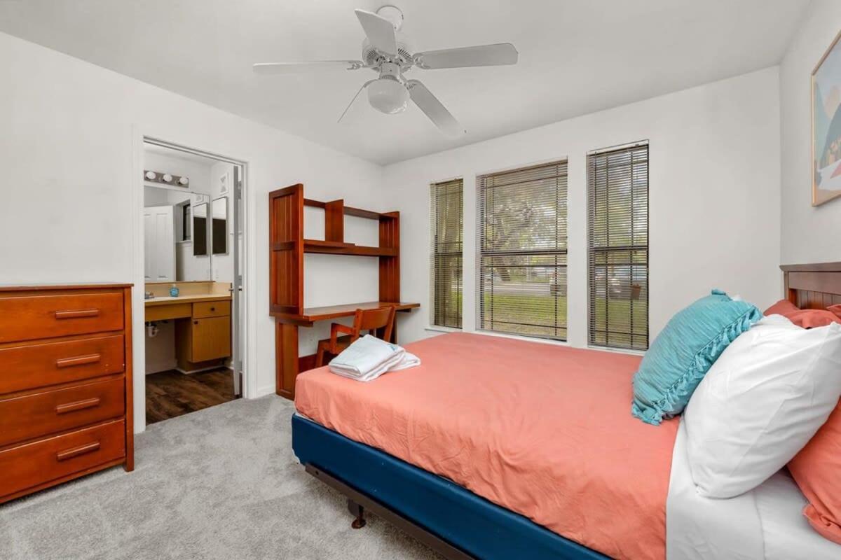 Budget Friendly Sleeps 8 Discounts Available Tampa Zewnętrze zdjęcie