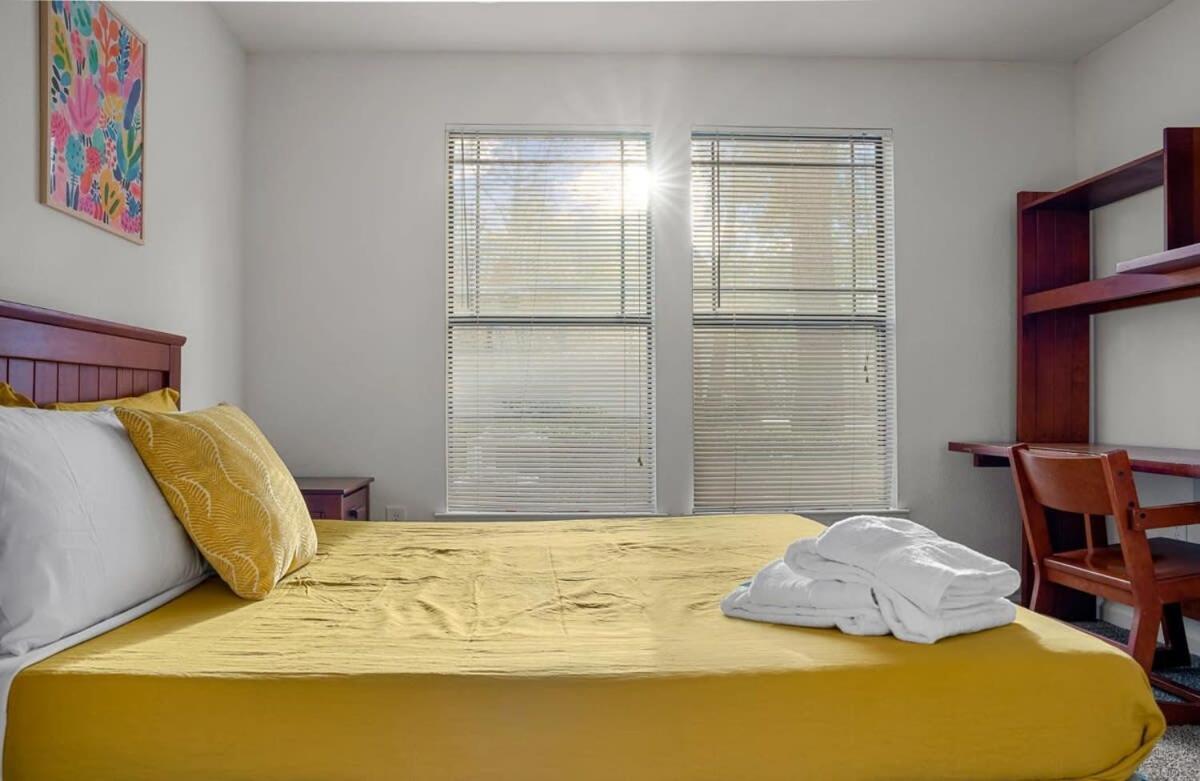 Budget Friendly Sleeps 8 Discounts Available Tampa Zewnętrze zdjęcie
